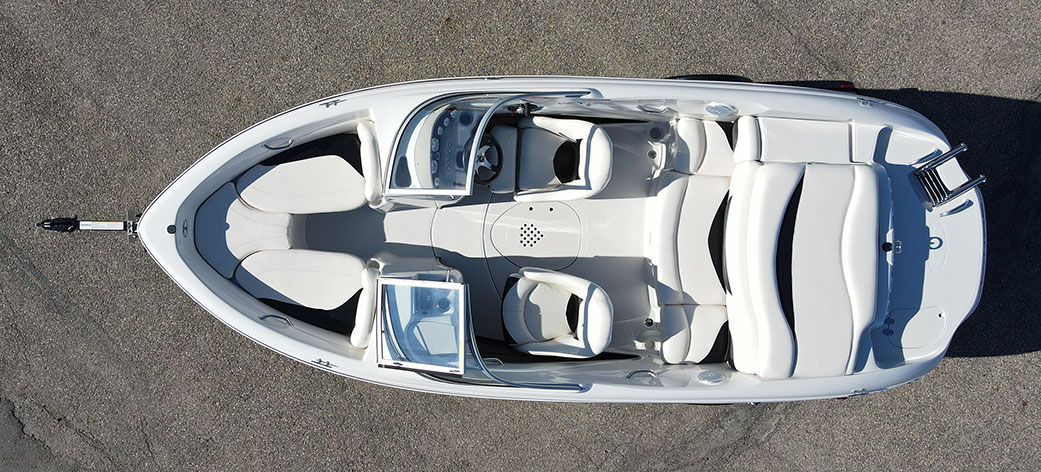 2013 Tahoe Q5i Fiberglass Bowrider Runabouts and Deckboats Pre-owned Boats Exclusive Auto Marine Inboard