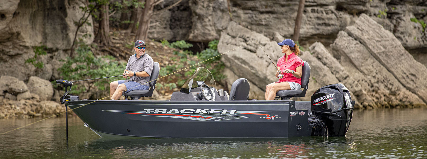 2022 TRACKER Pro Guide V-16 SC Exclusive Auto Marine fishing boat outboard