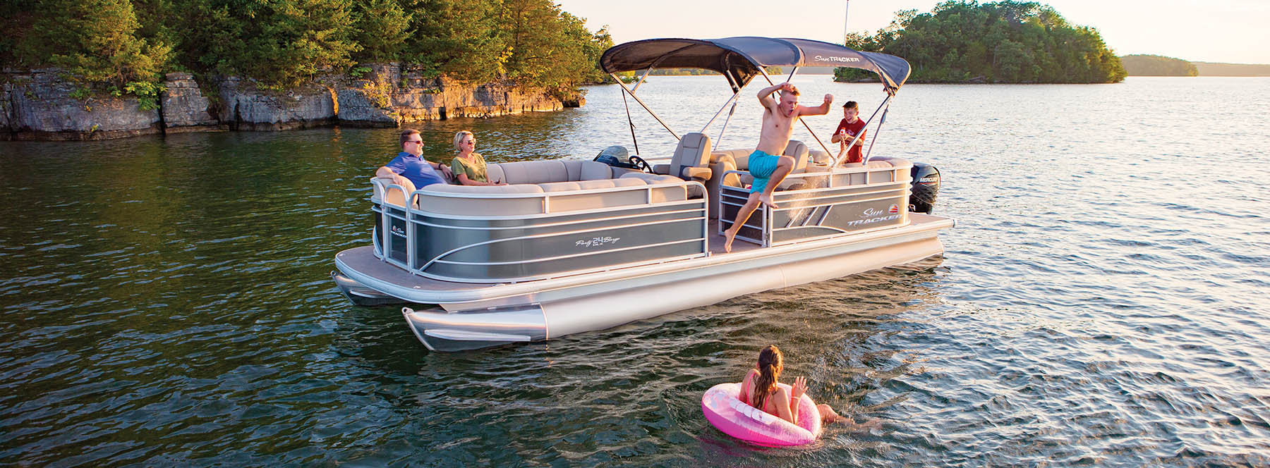 2022 SunTracker Party Barge 24 RF Exclusive Auto Marine recreational pontoon aluminum power boats outboard