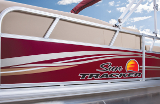 2014 SunTracker Party Barge 22 XP3 Pre-owned boat Exclusive Auto Marine used pontoon