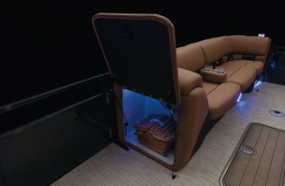 2022 Regeny 250 LE3 Sport Exclusive Auto Marine Luxury pontoon power boat outboard motor