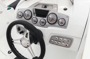 2022 Tahoe 1950 Fiberglass Runabout Bowrider Power Boat Exclusive Auto Marine Outboard Deck Series