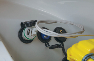 2022 Tahoe 210 S Runabout Bowrider Boat Exclusive Auto Marine Power Boat Outboard Sport Series