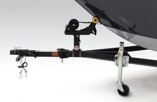 2022 TRACKER Pro Guide V-16 SC Exclusive Auto Marine fishing boat outboard