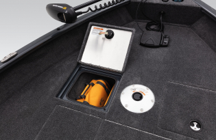 2022 TRACKER Pro Guide V-16 SC Exclusive Auto Marine fishing boat outboard