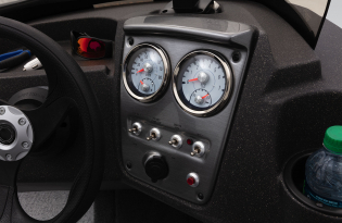 2022 TRACKER Pro Guide V-16 SC Exclusive Auto Marine fishing boat outboard