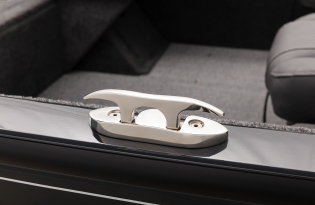 2022 TRACKER Pro Guide V-16 SC Exclusive Auto Marine fishing boat outboard