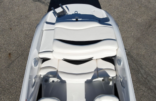 2013 Tahoe Q5i Fiberglass Bowrider Runabouts and Deckboats Pre-owned Boats Exclusive Auto Marine Inboard