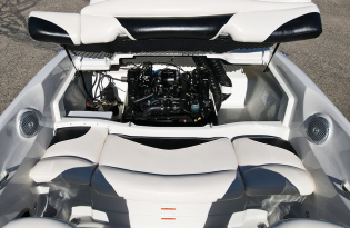 2013 Tahoe Q5i Fiberglass Bowrider Runabouts and Deckboats Pre-owned Boats Exclusive Auto Marine Inboard