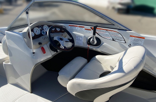 2013 Tahoe Q5i Fiberglass Bowrider Runabouts and Deckboats Pre-owned Boats Exclusive Auto Marine Inboard