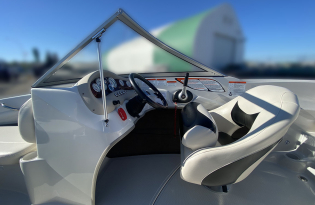 2013 Tahoe Q5i Fiberglass Bowrider Runabouts and Deckboats Pre-owned Boats Exclusive Auto Marine Inboard