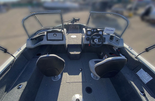 2019 Tracker ProGuide 165 WalkThru Pre-owned boats Exclusive Auto Marine aluminum fishing outboard power boat