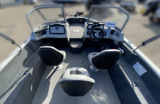 2019 Tracker ProGuide 165 WalkThru Pre-owned boats Exclusive Auto Marine aluminum fishing outboard power boat