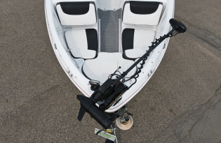 2017 Tahoe 500 TF Fiberglass Bowrider Runabouts Pre-owned Boats Exclusive Auto Marine inboard motor fishing boat