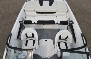 2017 Tahoe 500 TF Fiberglass Bowrider Runabouts Pre-owned Boats Exclusive Auto Marine inboard motor fishing boat
