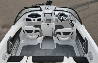 2017 Tahoe 500 TF Fiberglass Bowrider Runabouts Pre-owned Boats Exclusive Auto Marine inboard motor fishing boat