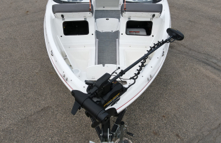 2017 Tahoe 500 TF Fiberglass Bowrider Runabouts Pre-owned Boats Exclusive Auto Marine inboard motor fishing boat