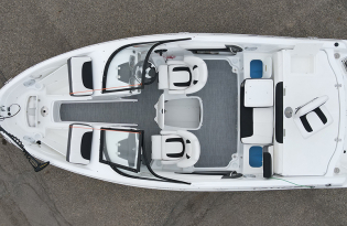 2017 Tahoe 500 TF Fiberglass Bowrider Runabouts Pre-owned Boats Exclusive Auto Marine inboard motor fishing boat