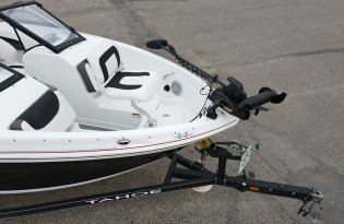 2017 Tahoe 500 TF Fiberglass Bowrider Runabouts Pre-owned Boats Exclusive Auto Marine inboard motor fishing boat