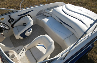2007 Tahoe Q7i Sport Pre-owned boat Exclusive Auto Marine BowRider Fiberglass boat power boat stern
