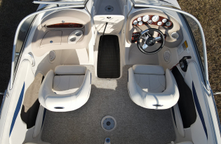 2007 Tahoe Q7i Sport Pre-owned boat Exclusive Auto Marine BowRider Fiberglass boat power boat stern