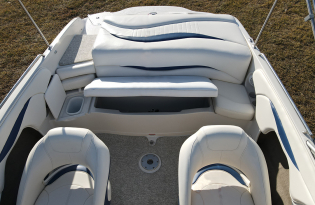 2007 Tahoe Q7i Sport Pre-owned boat Exclusive Auto Marine BowRider Fiberglass boat power boat stern