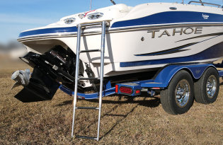 2007 Tahoe Q7i Sport Pre-owned boat Exclusive Auto Marine BowRider Fiberglass boat power boat stern