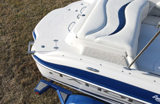 2007 Tahoe Q7i Sport Pre-owned boat Exclusive Auto Marine BowRider Fiberglass boat power boat stern