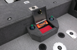 2022 Tracker Targa V19 Walk Thru Exclusive Auto Marine aluminum fishing boat power boat outboard motor